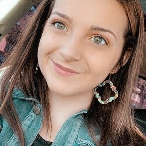 Meet your Posher, Whitney